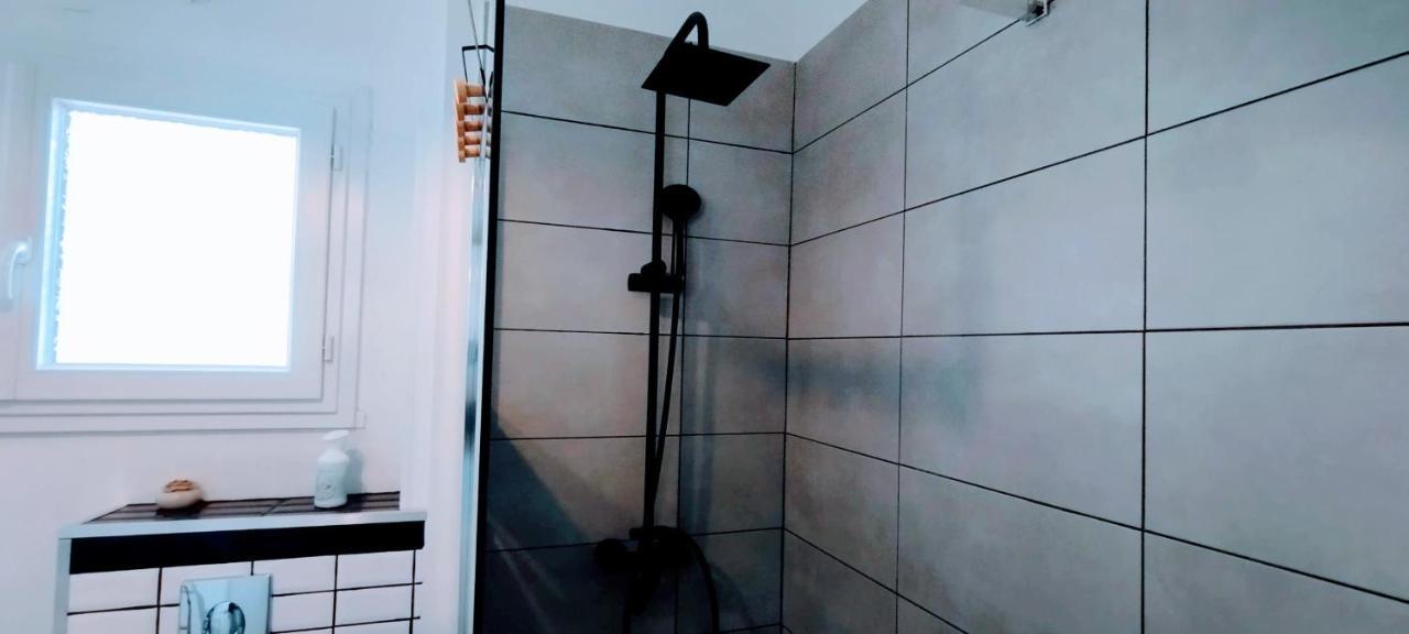 L'Echappee Belle Parking Apartment อาวีญง ภายนอก รูปภาพ